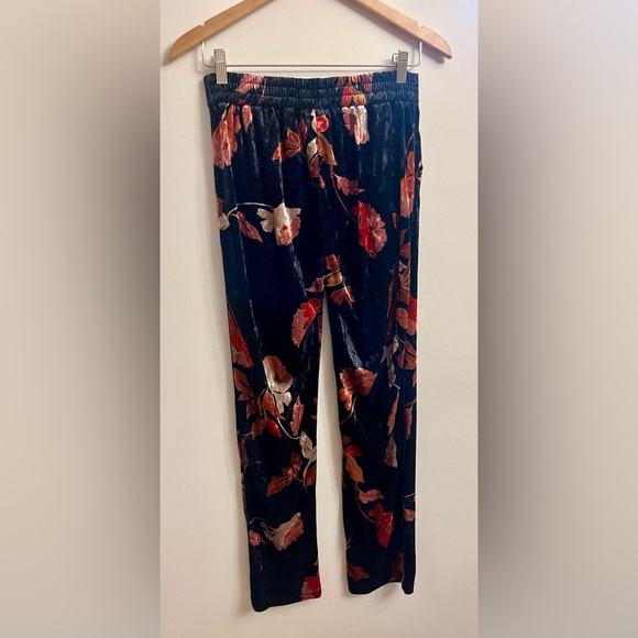 Molly Bracken Velvet Floral Print Trousers Black sz M NWOT - Picture 3 of 7